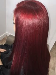 Red Straight Hair, Hair Color Mahogany, Red Hair Looks, Red Hair Inspiration, Wine Red Hair, Dyed Red Hair, Hair Color Streaks