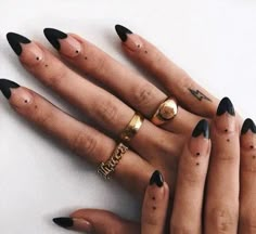 Nails Editorial, Editorial Nails, Nails 2000s, Sophie Floyd, 2000s Nails, Nails Grunge, Grunge Nails, Make Up Nails, Minimalist Nails