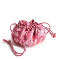 Discover the perfect blend of elegance and functionality with our Drawstring Jewelry Bag. Designed to keep your cherished pieces safe and organized, this luxurious bag is an essential accessory for any jewelry lover. Vera Bradley Wicked Drawstring Jewelry Bag in Positively Pink Workout Bag, Backpack Lunch Bag, Drawstring Bucket Bag, Workout Bags, Jewelry Safe, Belt Purse, Fancy Bags, Stocking Stuffer Gifts, Jewelry Bag