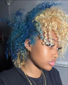 Blue Dyed Hair Ideas, Blonde And Turquoise Hair, Blonde And Blue Hair Peekaboo, Blue Roots Blonde Hair, Group Hairstyles, Blue Skunk Stripe, Blonde Blue Hair, Curly Roots