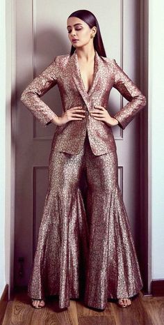 V Neck Jumpsuit, Fashion Indian, Traditional Indian Outfits, Indian Gowns Dresses, Designer Party Wear Dresses, Stylish Party Dresses, Party Wear Indian Dresses