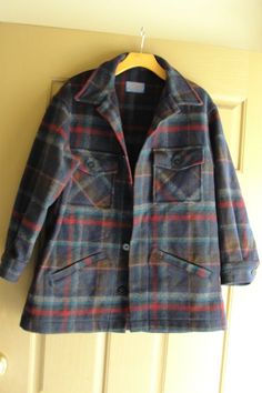 Pendleton plaid short sleeve button up jacket. Thick wool material!! Labeled as a size M. please check sleeve length.   No  holes!!   In good vintage condition!Measurements taken across front lying flat22" armpit to armpit30" length20.5" across shoulders20" sleevelength Bathing Suit Dress, Button Up Jacket, Thick Wool, Bathing Suit Covers, Bathing Suit Cover Up, Crochet Shirt, Plaid Shorts, Lumberjack, Short Sleeve Button Up