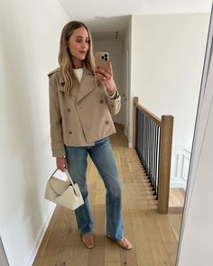 Fashion Jackson Spring Capsule Wardrobe, spring capsule outfits, womens spring capsule, womens spring work outfit, womens spring workwear, chic workwear for spring, spring summer workwear Trench Coat And Jeans, Cropped Trench Coat Outfit