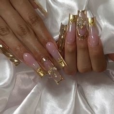 #nails #nailart #goldnails #squarenails#nail2inspire #nailsart #nailsofinstagram #naildesign #summernails Gold 90s Nails, Good Detail Nails, Gold Bday Nails, White Tips With Gold, Yellow And Gold Nails Design, Square Acrylic Nails Gold, Subtle Gold Nails, Good Nail Ideas, Over The Top Nails