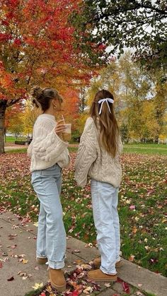 Minimalist Closet, Thanksgiving Outfits