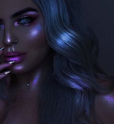 pinterest: bellaxlovee ✧☾ Party Make-up, Glow Kit, Powder Highlighter, Powder Makeup, Makeup Palette