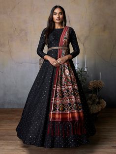 Black Anarkali, Silk Anarkali Suits, Anarkali Dress Pattern, Indian Salwar Kameez, Long Gown Dress, Designer Anarkali