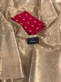 Pure handloom antique colour tissue & silver colour tissue silk sarees Gadwal Pattu Sarees, Simple Saree Designs, Silk Sarees Online Shopping, Silk Sarees With Price, Mysore Silk, Fancy Sarees Party Wear, Dress Neck, Indian Saree Blouses Designs, Silk Saree Blouse Designs