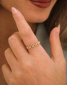 ❤️🔥 14K Solid Gold Band Ring - Minimalist CZ Zircon Ring - Dainty Statement Ring  - Valentine's Day Gift - Valentine's Day Ring ❤️🔥 ⭐️ Do you want an unforgettable gold gift for your grandchildren, nephews, girlfriend, spouse or people you care about? Then just choose the our necklace and ring that they will love, and we will design on the gift box in the best way for you and turn your necklace or ring into an eternal memory! Unforgettable Memories 🎁 Special Design Gift Boxes 🎄 High Quality Solid Gold Ring - Necklace 🚚 All Ring And Necklace Are Free and Same Day Shipping! ⭐️ We creat your jewelry as you wish!Welcome to Bex Jewelry! Jewelry has the power to be the one little thing that makes you feel unique.🌠 I am very excited that you are browsing my design gold products. Because it Minimal Ring Design, Minimalist Necklace Gold, Zierlicher Ring, Solid Gold Band, Gold Rings Fashion, Gold Statement Ring, Gold Ring Designs, Ringe Gold, Classy Jewelry