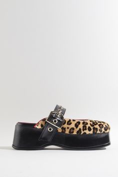 The real mule features a sturdy buckle strap and a substantial, chunky platform sole, creating a stylish and distinctive look. Details:* Composition- Upper: Cow leather- Lining: Pigskin, cow leather- Sole: Leather, Rubber*Heel Height: 50mm*Color: Leopard Pig Skin, Chunky Platform, Rubber Heels, Cow Leather, Mule, Heel Height, Cow, Composition, Take That