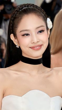 #blackpink#femaleidolsedit#femaleidol#femadolsedit#jennie#jennie kim#blackpink#bp#jennie met gala 2023 Jennie Gala, Kim Blonde, Jennie Met Gala, Jennie Icon, Famous Girls, Black Pink Kpop