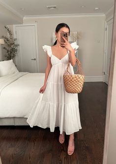 Long Summer Dress Outfits, White Dress Outfit, Cute White Dress, Maxi Dress Outfit, Summer Outfit Ideas, Casual White Dress, Long Dress Casual, Summer Dress Outfits, White Dress Summer