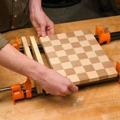 Woodworking for Beginners Guide Diy Chess Set, Wood Chess Board, Chess Boards, Wooden Chess Board, Wood Chess, Easy Wood, Wood Ideas, Wooden Chess