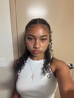 Quick Curly Hairstyles, Brown Hair Inspo, Beautiful Curly Hair, Slick Hairstyles, Photo Makeup, Baddie Hairstyles, Attractive People