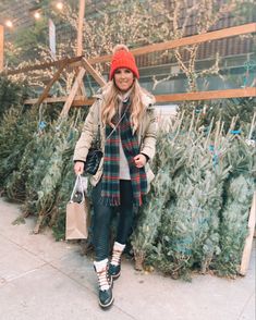 Tree Farm Outfits, Tree Farm Outfit Ideas, Farm Outfit Ideas, Christmas Tree Farm Outfit, Nyc Christmas Outfit, Farm Outfits, Christmas Day Outfits, New York Christmas Outfits, Farm Outfit