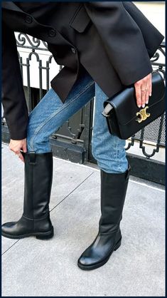 Outfits With Riding Boots Fall, Leggings And Riding Boots Outfit, Trend Boots 2024, Knee High Riding Boots Outfit, Black Riding Boots Outfit 2024, Riding Boots Outfit 2024, Outfits With Riding Boots, Riding Boots Outfit Winter, Equestrian Boots Outfit