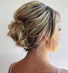 20 Easy Wedding hairstyles for short hair - Inspired Beauty Asymmetrical Updo, Neck Length Hair, Updos For Short Hair, Short Bridal Hair, Medium Length Updo, Short Hair Bride, Easy Hairdos, Short Hair Bun, Hair Adviser