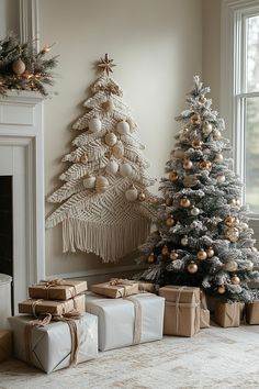 19 уникальных идей рождественского декора в стиле бохо 3 Christmas Boho Decor, Christmas Decor Trends 2024, Macrame Painting, Boho Christmas Aesthetic, Boho Christmas Tree Ideas, Earthy Christmas Decor, Brown Christmas Decor, Natal Boho