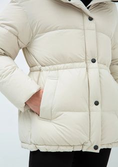 Description: Being warm has never been more elegant - 2023 Luxe Alaska® Paris short down jacket for women adds glamour to outerwear with its wool accent texture. A classic winter jacket meticulously tailored from our proprietary sustainable white duck down down and Italian stretch shell. A symbol of elegance, where technical know-how is combined with creativity and refined materials. This jacket is made to stand out, filled with premium 750cc duck down for added warmth, and a plaid all wool hood Luxury Sporty Duck Down Outerwear, Luxury Quilted Duck Down Jacket With Padded Collar, Luxury Duck Down Puffer Jacket With Padded Collar, Luxury Blue Duck Down Outerwear, Luxury Duck Down Puffer Jacket With Zipper Closure, White Duck, White Ducks, Jacket For Women, White Feathers