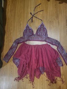 Best fits: - cup size: 32B - 34C - skirt: waist 27 - 35 inches This set includes: halter crop top and fairy skirt. the cups are lined. Handmade by me <3 ready to ship DM for other colors! If you're interested in a different style top or skirt, or want to add sleeves or a bandana let me know! #handmade #fae #festival #fairy #rave Summer Bohemian Skirt For Costume Party, Bohemian Halter Top For Beach Party, Bohemian Halter Top For Party, Bohemian Crop Top For Festivals And Parties, Bohemian Crop Top For Party And Festivals, Bohemian Crop Top For Festival Party, Fitted Bohemian Halter Top For Party, Bohemian Maxi Skirt For Party, Bohemian Party Sets For Festivals