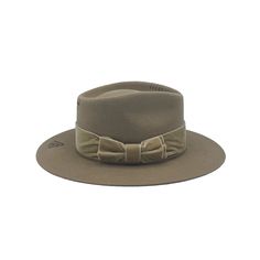 PRE-ORDER - Fedora style in western weight hat in pecan- Matching velvet band- Made from ethically sourced 100% Felt - 4.5" Crown- 3.5” Brim - 100% Silk Interior Lining- Made from ethically sourced 100% top quality beaver- Handmade in Mexico, Ships from the USA Sizing: Small: 54.5 cmMedium: 56 cmLarge: 59.5 cm Brown Western Panama Hat For Fall, Western Style Brown Panama Hat With Flat Crown, Brown Country Style Fedora In Fur Felt, Brown Fedora With Short Brim For Ranch, Fitted Brown Fedora For Ranch, Western Brown Fedora With Short Brim, Western Brown Boater Hat With Flat Crown, Brown Fedora With Short Brim For Country Events, Brown Western Panama Hat With Short Brim