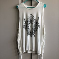 Never Worn. Aus Size 10. Us Size Medium. Spring Cotton Tops With Fringe, Cotton Fringe Tops For Spring, Spring Music Festival Top With Fringe, Spring Fringe Tops For Music Festival, Fringe Tops For Spring Music Festival, Spring Festival Tank Top With Graphic Print, Casual Tank Top For Spring Music Festival, Casual Sleeveless Fringe Top, Bohemian Tank Top For Music Festival In Spring