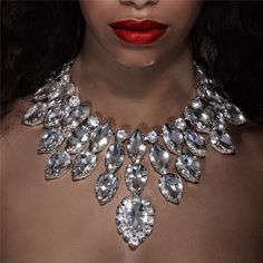 Exaggeration Multilayer Rhinestone Chunky Chain Luxury Crystal Choker Statement Necklace for Women Big Crystal Necklace, Cristal Necklace Jewellery, Big Diamond Necklace, Big Diamonds Necklace, Dramatic Necklace, Hat Jewelry, Necklace Outfit, Fake Diamond, Big Necklace