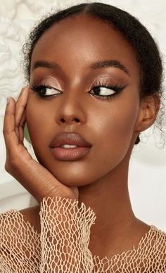 Dewy Dark Skin Makeup, Brown Makeup Looks, Melanin Makeup, Nabla Cosmetics, Lipstick For Dark Skin, 20 Makeup, Makeup News