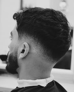 Midfade Hairstyle Straight Hair, Midfade Hairstyle Men, Low Fades, Low Fade Haircut Men's, Fade Haircut Styles, Low Skin Fade