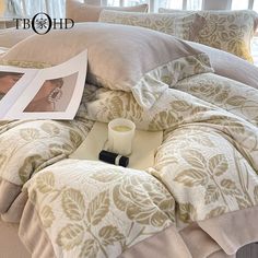 Rosy brown velvet bedding, Luxury carved velvet bedding, Velvet quilt cover, Queen-sized bedding set, Autumn and winter comfort bedding, High-end bedding for winter, Velvet baby quilt cover, Elegant bedroom décor