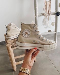 Boty Converse, Baskets Converse, Dr Shoes, Cute Nike Shoes, Fresh Shoes, Hype Shoes, Shoe Inspo, Cute Nikes, Aesthetic Shoes