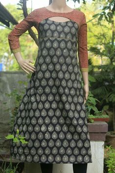 Dress pattern with cut-out neckline? sewing discussion topic @ PatternReview.com Neck Designs For Salwar, Cotton Dress Pattern Indian, Neckline Sewing, Cotton Dress Pattern, Salwar Neck Designs, Kurti Sleeves Design, Cutout Neckline, Churidar Designs, Latest Kurti