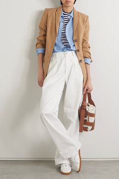 Mode Ulzzang, Mode Tips, Layering Outfits, Chambray Shirt, Modern Outfits, White Pants, Work Casual