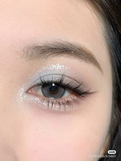 Makeup Ideas For A Light Blue Dress, Snow Makeup Looks Simple, Glitter Makeup Hooded Eyes, Quince Makeup Ideas Natural Blue, Light Blue Sparkly Makeup, Glitter Eye Makeup Hooded Eyes, Euphoria Makeup Hooded Eyes, Blue Hooded Eyes Makeup, Soft Blue Makeup Looks