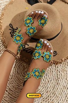 Step into summer charm with these Women's Flower Decor Flat Sandals. Featuring a delightful loop toe design adorned with floral accents, these casual summer shoes combine style and comfort seamlessly. Slip into lightweight bliss with these easy-to-wear sandals, adding a touch of elegance to your sunny-day ensemble. Spring Beach Sandals With Floral Print, Casual Ankle Strap Sandals With Floral Print, Floral Print Beach Sandals For Spring, Summer Floral Print Open Toe Sandals, Casual Floral Print Ankle Strap Sandals, Open Toe Sandals With Floral Print For Beach Season, Floral Print Open Toe Sandals For Beach Season, Bohemian Yellow Sandals For Spring, Green Sandals For Beach And Spring