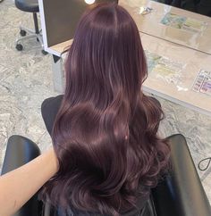 Pelo Color Vino, Lavender Hair Colors, Dark Purple Hair, Plum Hair, Korean Hair Color, Hair Color Underneath, Wine Hair, Hair Inspiration Long, Hair Tint