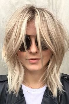 Wavy Layered Haircuts, Julianne Hough Hair, Modern Shag Haircut, Medium Shag Haircuts, Choppy Bob Hairstyles, Julianne Hough, Shag Haircut