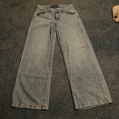 Super Cute Jeans, I Saw Potential In Them But They Just Don’t Work For Me. Never Worn But No Tags Are On Them. 2000 Jeans, Low Rise Wide Leg Jeans, Affordable Jeans, Low Rise Pants, Diy Fashion Clothing, Cute Jeans, Cargo Jeans, Aeropostale, Flare Jeans