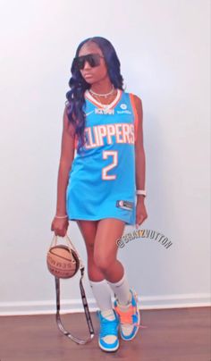 Women In Basketball Jerseys, Basketball Dress Outfit, Oversized Jersey Outfit Basketball, Basketball Jersey Dress Outfit, Warriors Jersey Outfit, Jersey Night Theme Outfit, Baddie Basketball, Jersey Dress Outfit 2000s