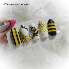 Bees Nails, Bee Nail Art, Bug Nails, Monogram Nails, Funky Nail Art, Mens Nails