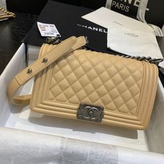 Size: (25.5CM) It comes with Dust box, Care manual, Tag and Paper bag. Handbag Collection, Luxury Bag, New Media, Chanel Boy Bag, Chanel Handbags, Flap Bag, Luxury Bags, Paper Bag, Clutch Bag