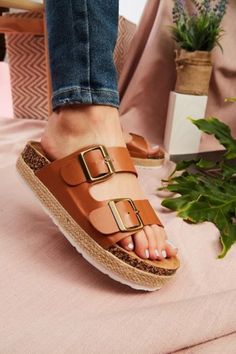 Inspired Birkenstock Two Strap Platform Sandal | Bella Lucca Boutique Buckle Sandals Outfit, Flatform Sandals Outfit, Sandals Outfit Casual, Sandals Aesthetic, Comfortable Leather Sandals, Sandals Outfit Summer, Spring Sandals, Sandals Outfit, Band Design