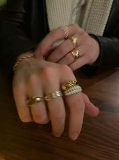 Hands With Rings, Aesthetic Rings, Guy Fits, Why Do Men, Mens Gold Rings, Gold Aesthetic, Gold Chains For Men, Golden Jewelry, Prom Jewelry