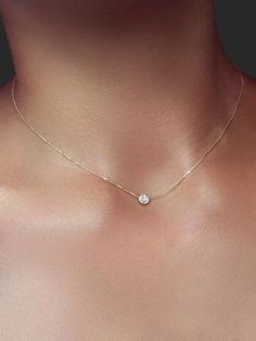 Simple Crystal Necklace, Diamond Drop Necklace, Type Style, Diamond Solitaire Necklace, Necklace Fashion, Simple Elegant, Minimalist Necklace, Simple Necklace, Drop Necklace