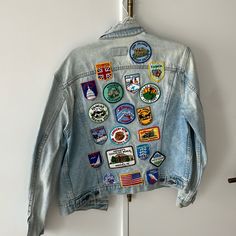 Really Cool, Unique Piece. Ironed On Patches From All Around The World. Fits A Women’s Medium To Large Or Men’s Small. Pit To Pit ~20” Shoulder To Base 24” Neck To Wrist 30” Jean Jacket Patches, Yosemite California, Travel Patches, Coats Vintage, Levis Denim Jacket, Chocolate World, Levis Jacket, Levis Denim, All Around The World