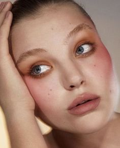 The easiest way to follow your favorite blogs New Romantics Makeup, Honey Makeup Look, Sunkissed Blush, Honey Makeup, Dior Blush, Chic Manicure