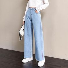 Outfit Jeans, Loose Jeans, Mode Inspo, Pantalon Large, Looks Style, Teen Fashion Outfits, Looks Vintage