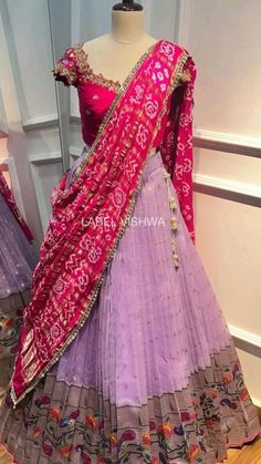 Knot Designs For Blouses, Gold Lehanga Designs, Bandini Lehangas, New Half Saree Designs, Indian Lehenga Blouse Designs, Paithani Lehanga Designs, Bandini Lehenga Designs, Halfsarees Blouse Designs, Langavoni Designs