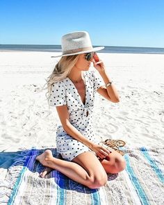 Is your style playful at la playa or chic in the city? Take our quiz (link in bio) to see what your look says about your next vacation… Stitch Fix Outfits, Stitch Fix Stylist, Kinds Of Clothes, Spring Fashion Trends, Fall Fashion Trends, Fashion Pictures, Fashion Photo, Stitch Fix, Dress To Impress