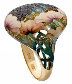 Yellow Gold Poppy ring with Alexandrites and enamel painted poppy flowers  by Russian jewllery designer Ilgiz F. Poppy Ring, Bijoux Art Nouveau, Art Nouveau Jewelry, Enamel Jewelry, Bling Bling, Amazing Jewelry, Jewelry Art, Jewelry Inspiration, Horn